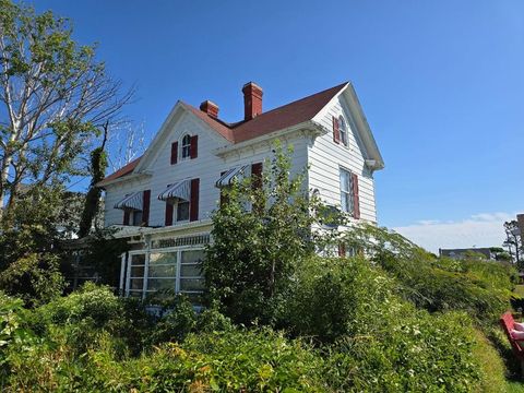 Homes For Sale - 16199 Main Ridge Rd<br/> Tangier, VA 23440