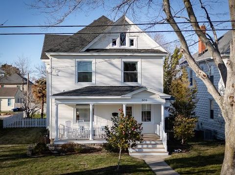 Homes For Sale - 609 Monroe Ave<br/> Cape Charles, VA 23310