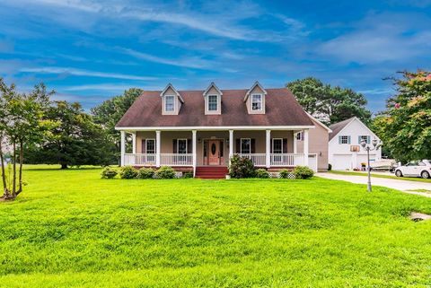 Homes For Sale - 37762 Skuttle Ct<br/> Accomack County, Greenbackville, VA 23356