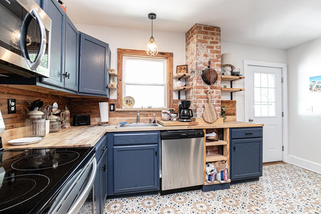 521 Madison Ave, Cape Charles, Virginia image 7
