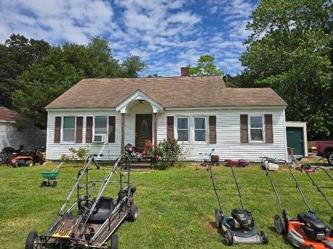 Homes For Sale - 27294 Main St<br/> Accomack County, Hallwood, VA 23359