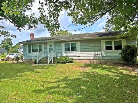 Homes For Sale - 4199 Division St<br/> Chincoteague, VA 23336