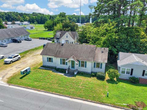 Homes For Sale - 130 Market St<br/> Onancock, VA 23417