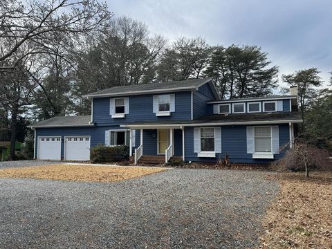 Homes For Sale - 10388 Highland Ct<br/> Exmore, VA 23350