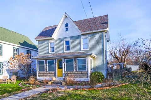 Homes For Sale - 3874 Main St<br/> Chincoteague, VA 23336