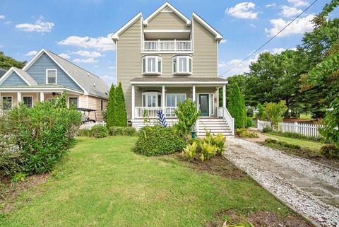 Multifamily For Sale - 727 Tazewell Ave<br/> Cape Charles, VA 23310