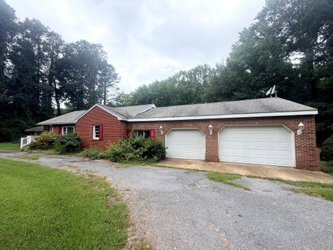 Homes For Sale - 30492 Boston Rd<br/> Accomack County, Pungoteague, VA 23422