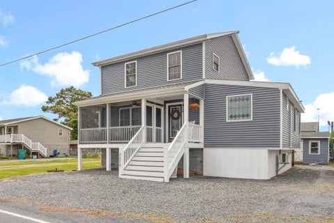 Homes For Sale - 7210 Bunting Rd<br/> Chincoteague, VA 23336