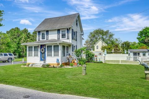Townhouse For Sale - 6539 Church St<br/> Chincoteague, VA 23336