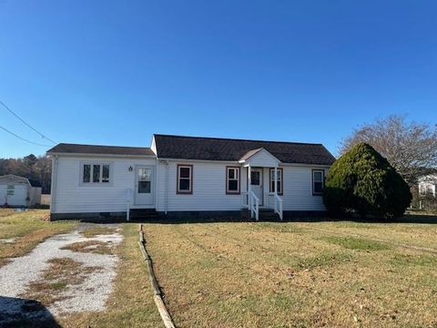 Homes For Sale - 29284 Hopeland Rd<br/> Bloxom, VA 23308