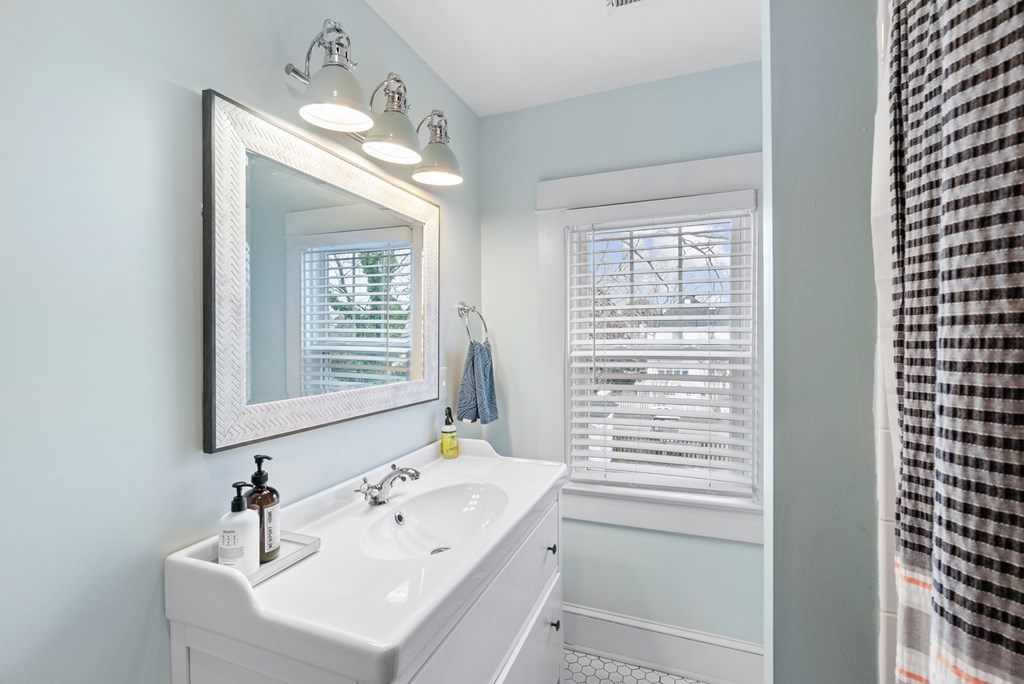 606 Madison Ave, Cape Charles, Virginia image 31