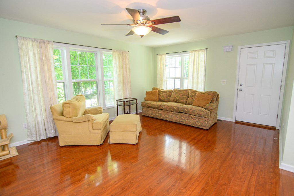 31523 Sunrise Dr, Painter, Virginia image 8