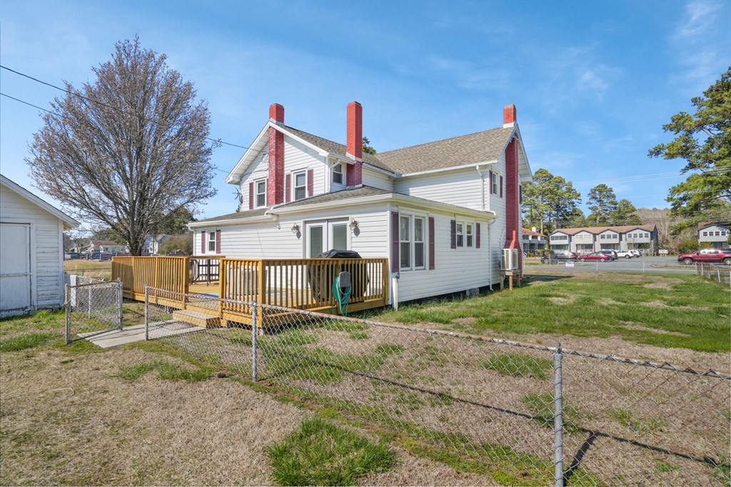 7983 Church St, Chincoteague, Virginia image 38
