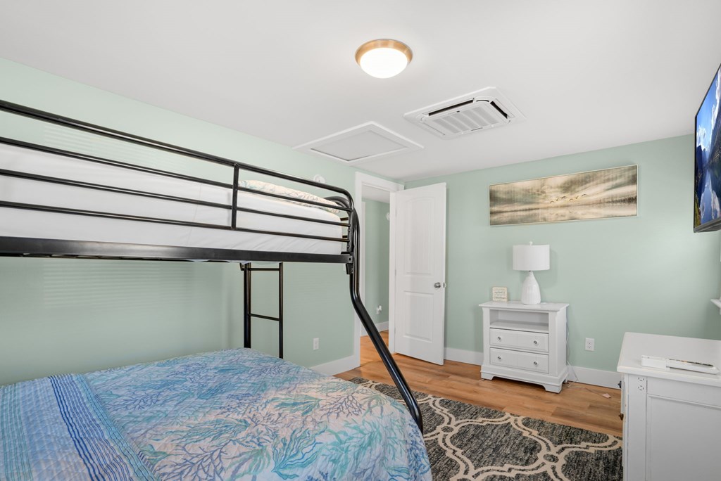7983 Church St, Chincoteague, Virginia image 24