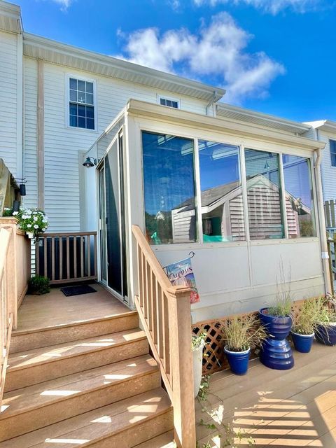 Townhouse For Sale - 7205 Bunting Rd<br/> Accomack County, Chincoteague, VA 23336