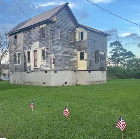 Homes For Sale - 20394 Saxis Rd<br/> Accomack County, Saxis, VA 23427