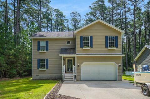 Homes For Sale - 37420 Driftwood Dr<br/> Accomack County, Greenbackville, VA 23356