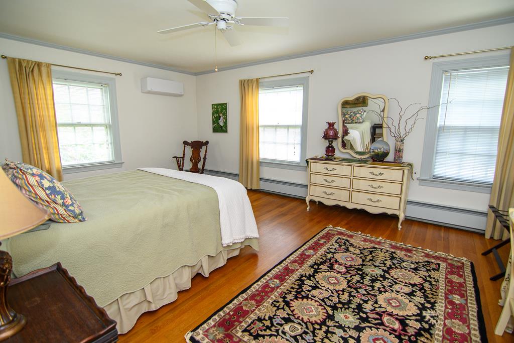 86 Market St, Onancock, Virginia image 40