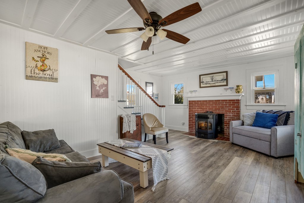 6348 Church St, Chincoteague, Virginia image 11