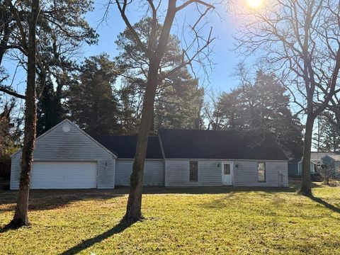 Apartment For Sale - 35483 Walter St<br/> Quinby, VA 23423