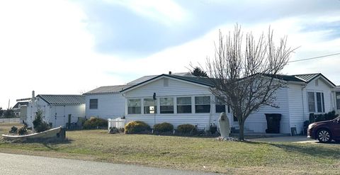 Mobile Home For Sale - 8200 Sea Breeze Dr<br/> Chincoteague, VA 23336