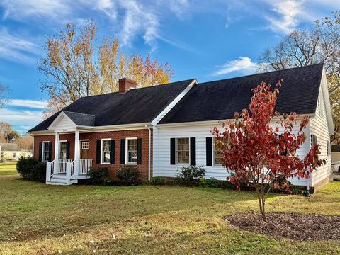 Homes For Sale - 24148 Catherine St<br/> Parksley, VA 23421