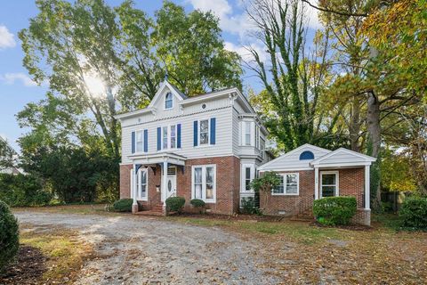 Homes For Sale - 102 Market St<br/> Accomack County, Onancock, VA 23417