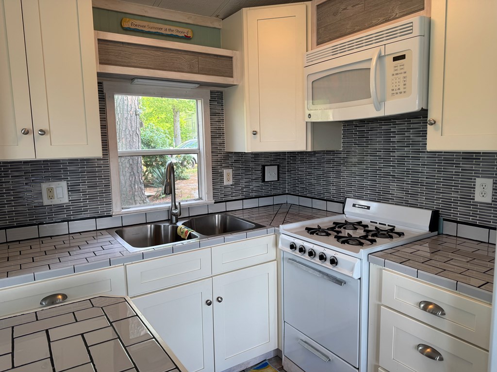 35015* Maple Court, Horntown, Virginia image 12