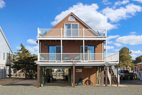 Homes For Sale - 37493 Bayside Dr<br/> Accomack County, Greenbackville, VA 23356