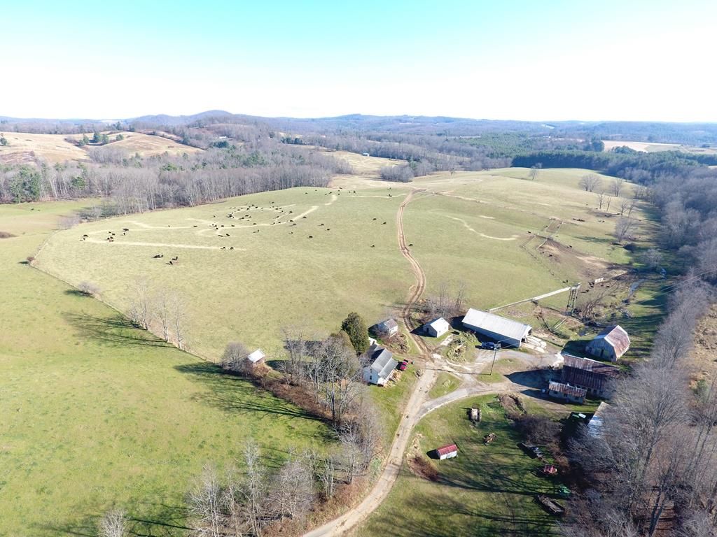 Photo of 302 Cardinal Cir #1, Laurel Fork, VA 24352 (MLS # 104351)