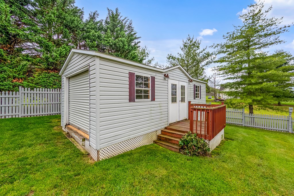 Wytheville, Virginia 24382, United States, 4 Bedrooms Bedrooms, ,3 BathroomsBathrooms,Residential,Active,142691