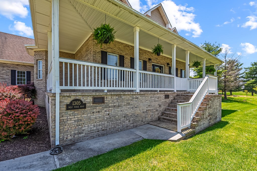 Wytheville, Virginia 24382, United States, 4 Bedrooms Bedrooms, ,3 BathroomsBathrooms,Residential,Active,142691