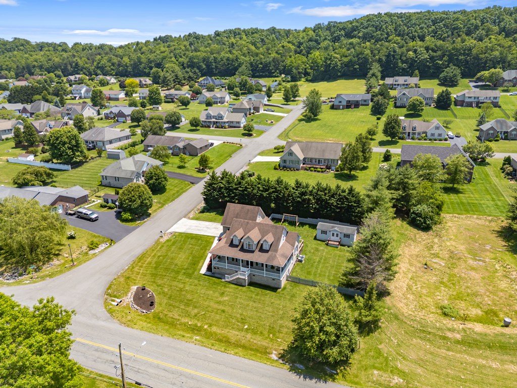 Wytheville, Virginia 24382, United States, 4 Bedrooms Bedrooms, ,3 BathroomsBathrooms,Residential,Active,142691