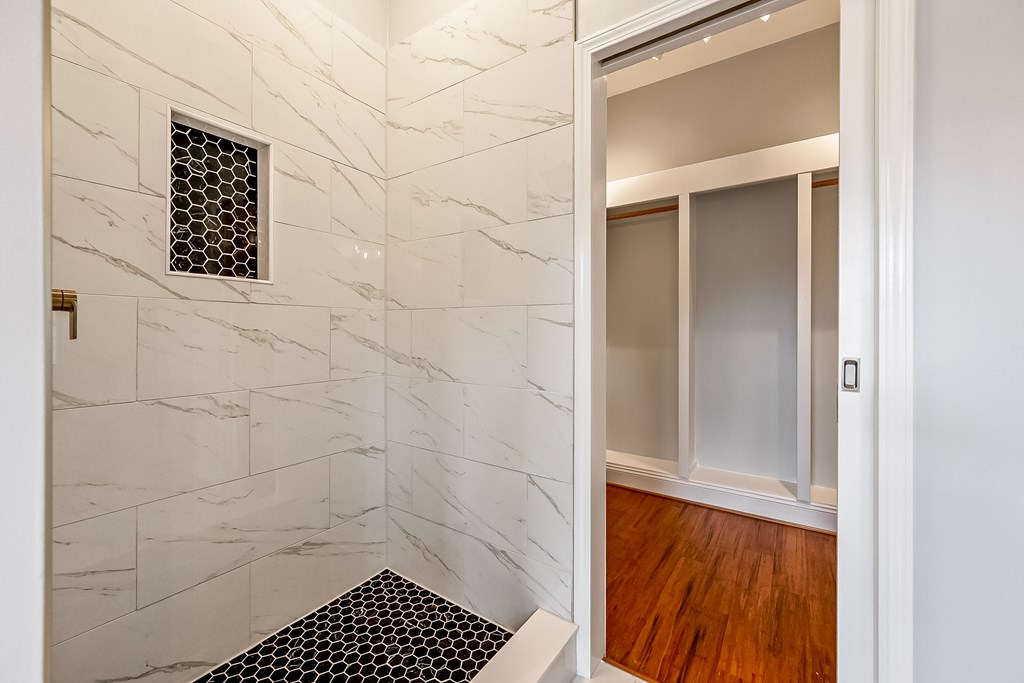 Wytheville, Virginia 24382, United States, 4 Bedrooms Bedrooms, ,3 BathroomsBathrooms,Residential,Active,142691