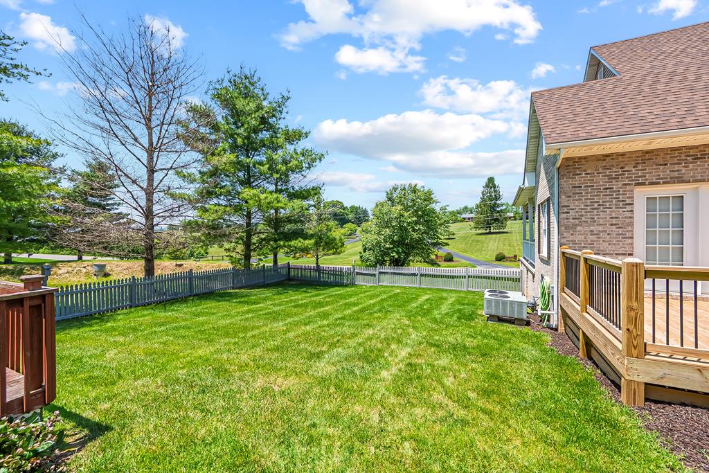 Wytheville, Virginia 24382, United States, 4 Bedrooms Bedrooms, ,3 BathroomsBathrooms,Residential,Active,142691