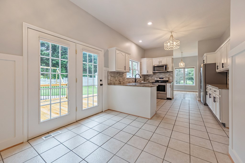 Wytheville, Virginia 24382, United States, 4 Bedrooms Bedrooms, ,3 BathroomsBathrooms,Residential,Active,142691