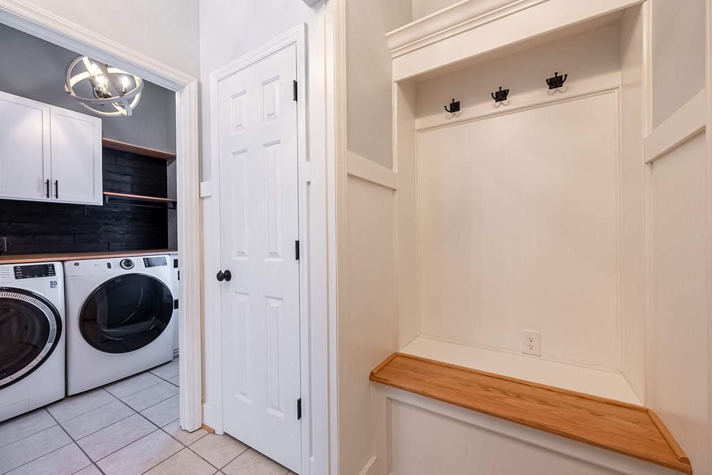 Wytheville, Virginia 24382, United States, 4 Bedrooms Bedrooms, ,3 BathroomsBathrooms,Residential,Active,142691