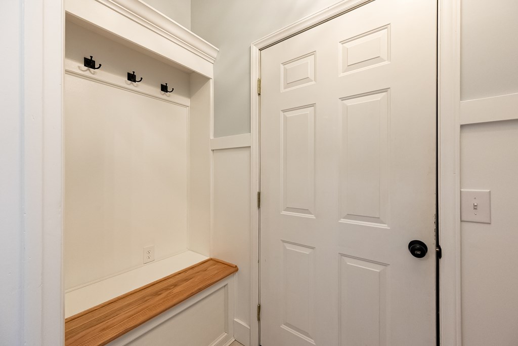 Wytheville, Virginia 24382, United States, 4 Bedrooms Bedrooms, ,3 BathroomsBathrooms,Residential,Active,142691