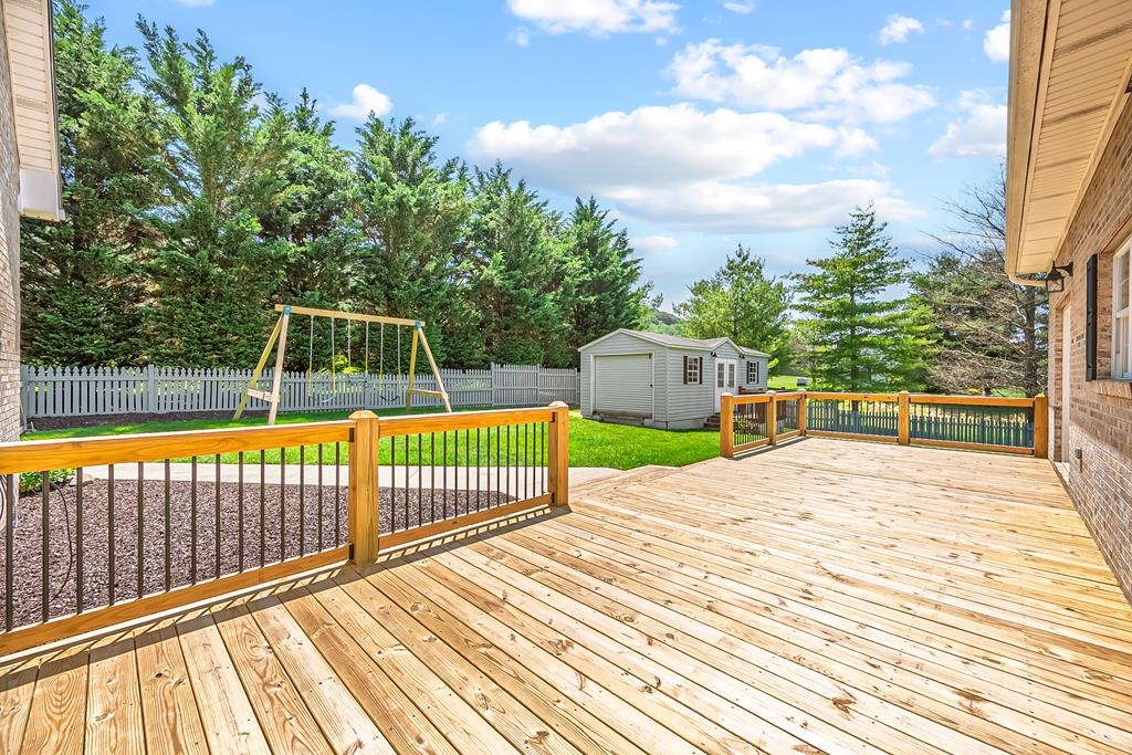 Wytheville, Virginia 24382, United States, 4 Bedrooms Bedrooms, ,3 BathroomsBathrooms,Residential,Active,142691