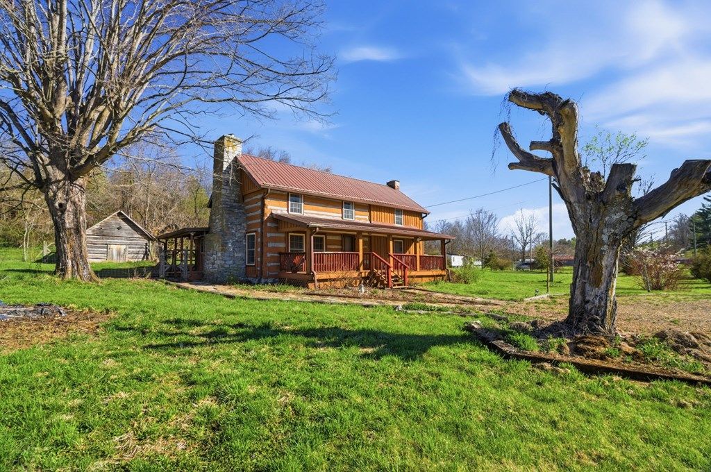 Photo of 18289 Repass St, Abingdon, VA 24210 (MLS # 109398)