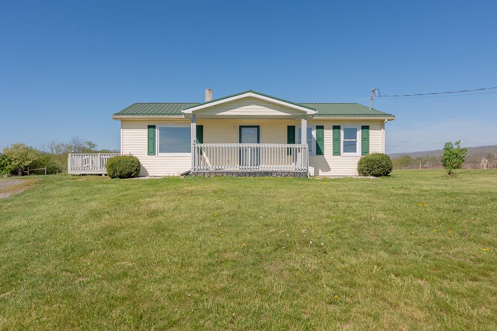 Wytheville, Virginia 24382, United States, 2 Bedrooms Bedrooms, ,1 BathroomBathrooms,Residential,Contingent,117751