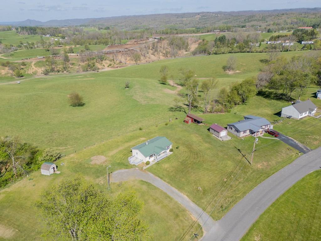 Wytheville, Virginia 24382, United States, 2 Bedrooms Bedrooms, ,1 BathroomBathrooms,Residential,Contingent,117751