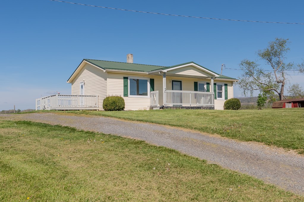 Wytheville, Virginia 24382, United States, 2 Bedrooms Bedrooms, ,1 BathroomBathrooms,Residential,Contingent,117751