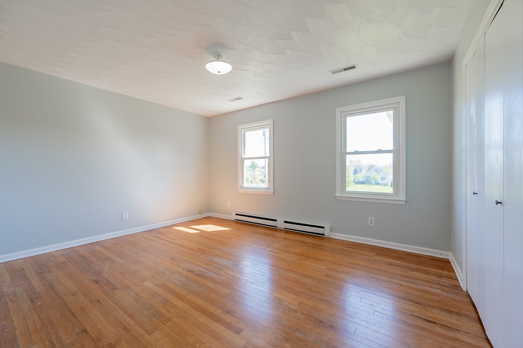 Wytheville, Virginia 24382, United States, 2 Bedrooms Bedrooms, ,1 BathroomBathrooms,Residential,Contingent,117751