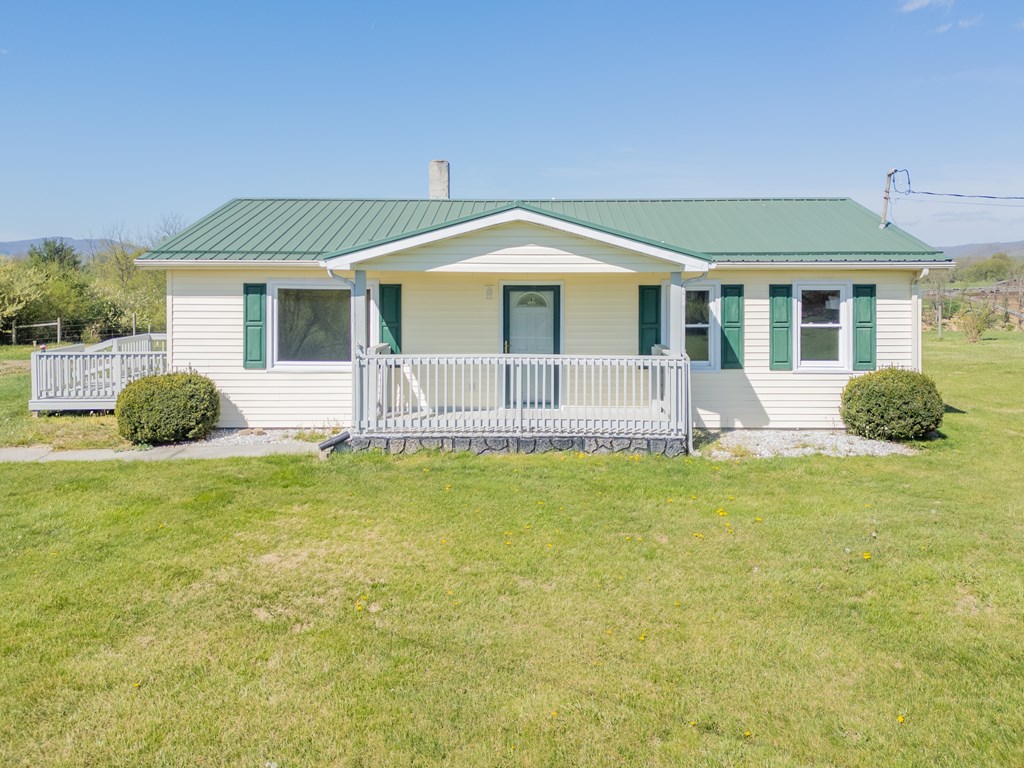 Wytheville, Virginia 24382, United States, 2 Bedrooms Bedrooms, ,1 BathroomBathrooms,Residential,Contingent,117751