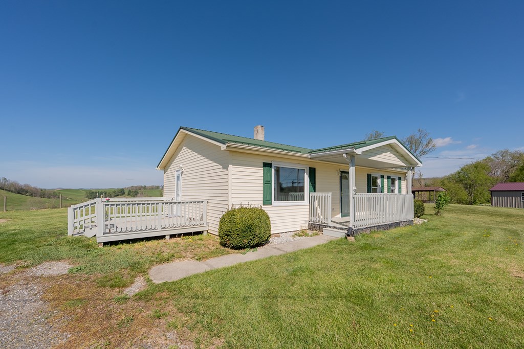 Wytheville, Virginia 24382, United States, 2 Bedrooms Bedrooms, ,1 BathroomBathrooms,Residential,Contingent,117751