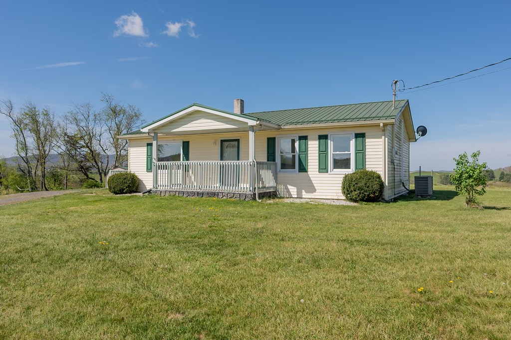 Wytheville, Virginia 24382, United States, 2 Bedrooms Bedrooms, ,1 BathroomBathrooms,Residential,Contingent,117751