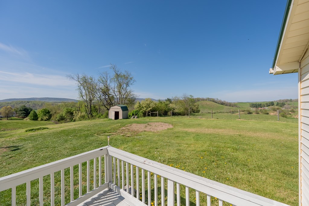 Wytheville, Virginia 24382, United States, 2 Bedrooms Bedrooms, ,1 BathroomBathrooms,Residential,Contingent,117751