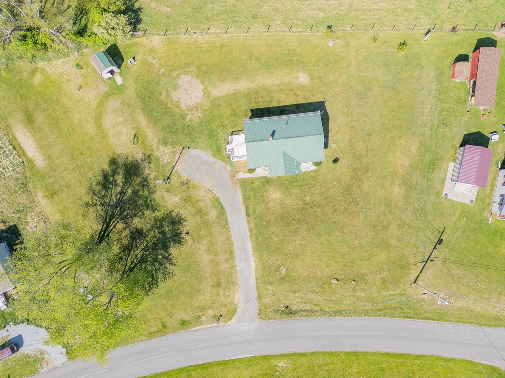 Wytheville, Virginia 24382, United States, 2 Bedrooms Bedrooms, ,1 BathroomBathrooms,Residential,Contingent,117751