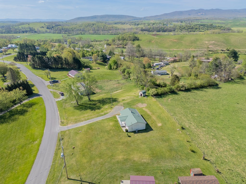 Wytheville, Virginia 24382, United States, 2 Bedrooms Bedrooms, ,1 BathroomBathrooms,Residential,Contingent,117751